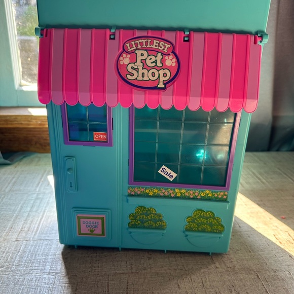 Littlest Pet Shop Storefront - Teal and Pink - Picture 1 of 10